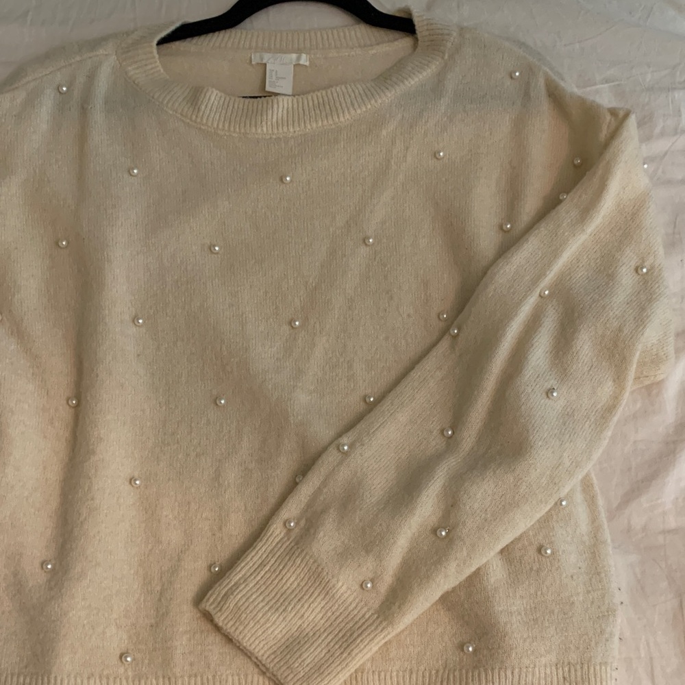 Cream sweater with Pearl detailing
